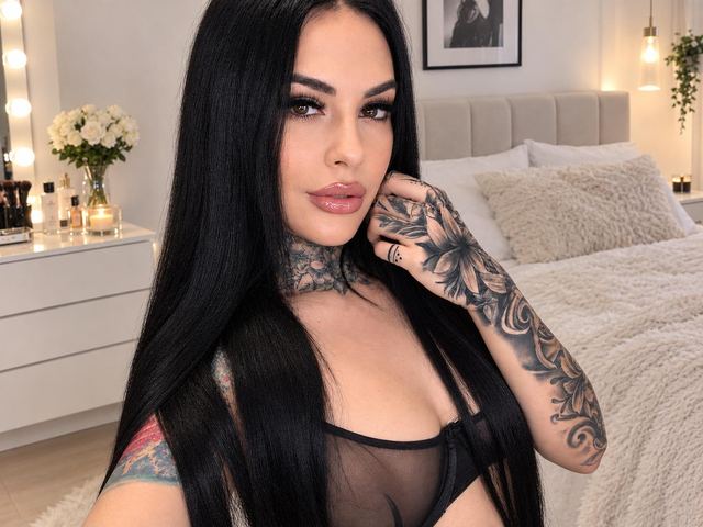 HottyNicole